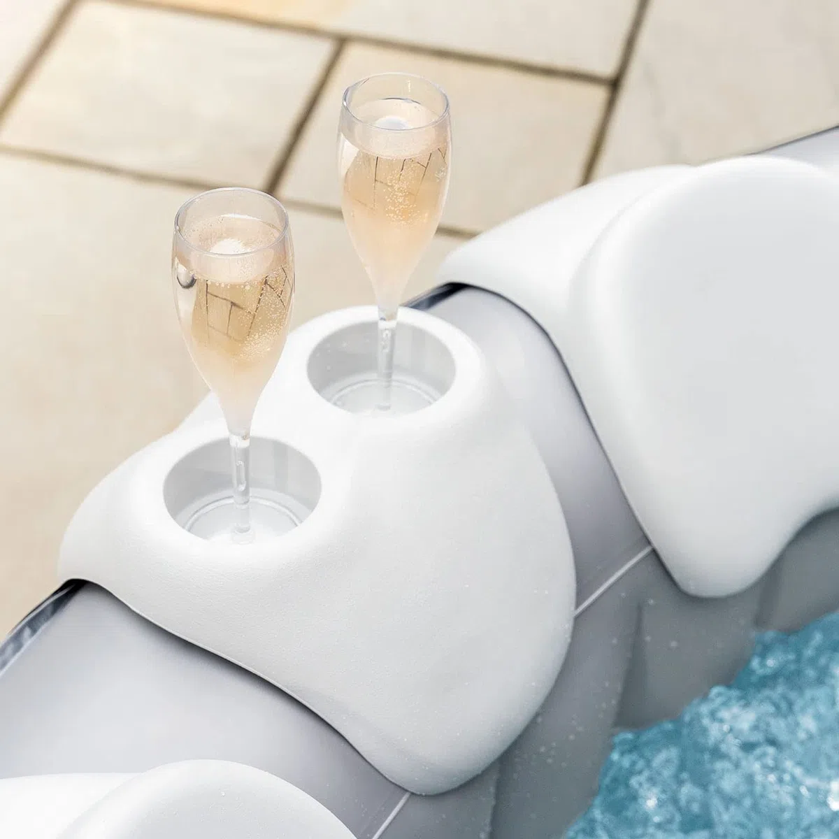 CosySpa Whirlpool Zubehör Set – Getränkehalter & 2 Kopfstützen | Wasserfest Whirlpool Spa Komfort Set aus PU | Aufblasbare Whirlpool Zubehör | Nackenkissen & Getränkehalter