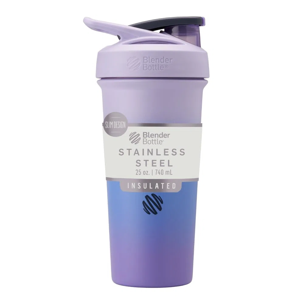 BlenderBottle Strada Sleek Shaker Cup Isolierte Edelstahl-Wasserflasche mit Schneebesen, 750 ml, Lavendel-Ombré