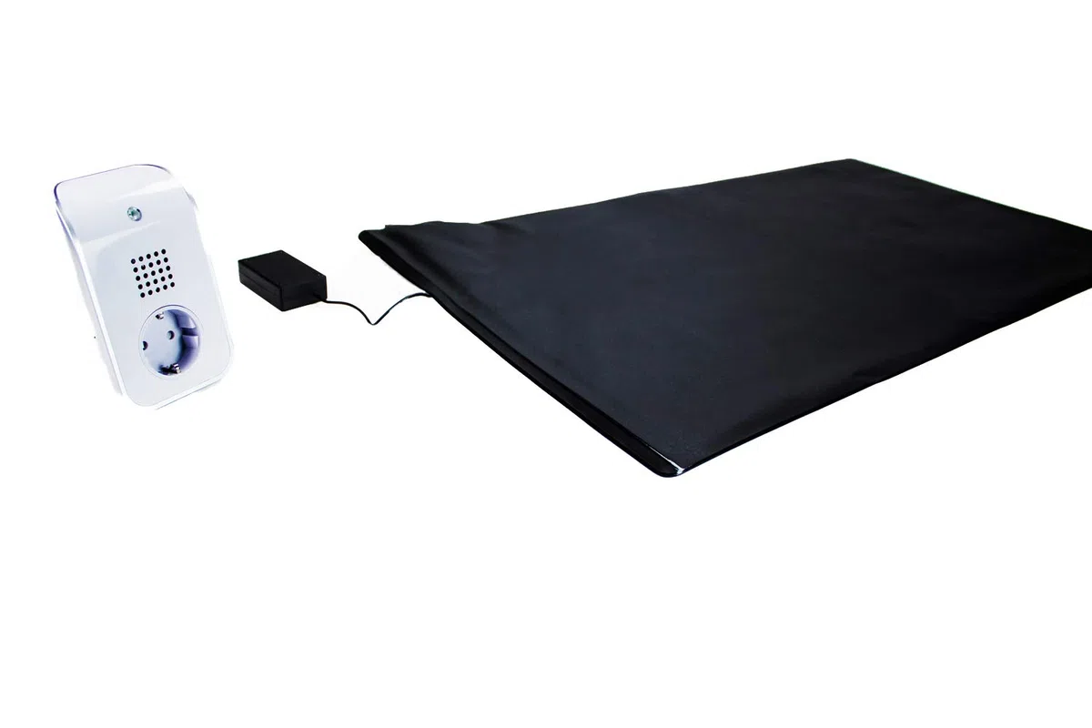 Funk-Alarmtrittmatte - Pflegehilfe - mit Steckdosenempfänger - 70cm x 40cm - Demenz Sturzprävention - Wegläuferschutz