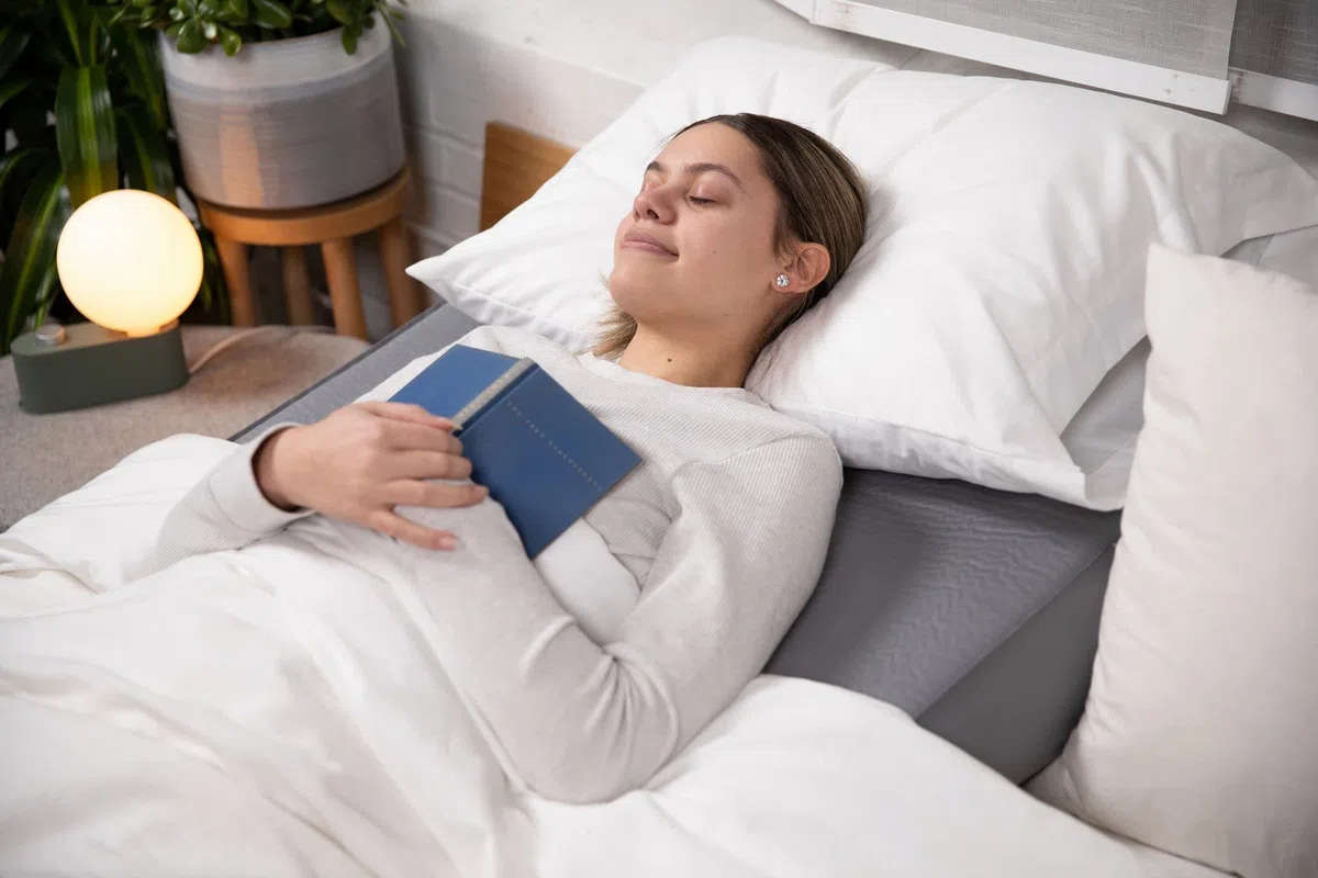 Selbstaufblasendes Bett-Keilkissen | leicht für Reisen | Keilkissen zum Schlafen und sauren Reflux, Sodbrennen und GERD-Kissen