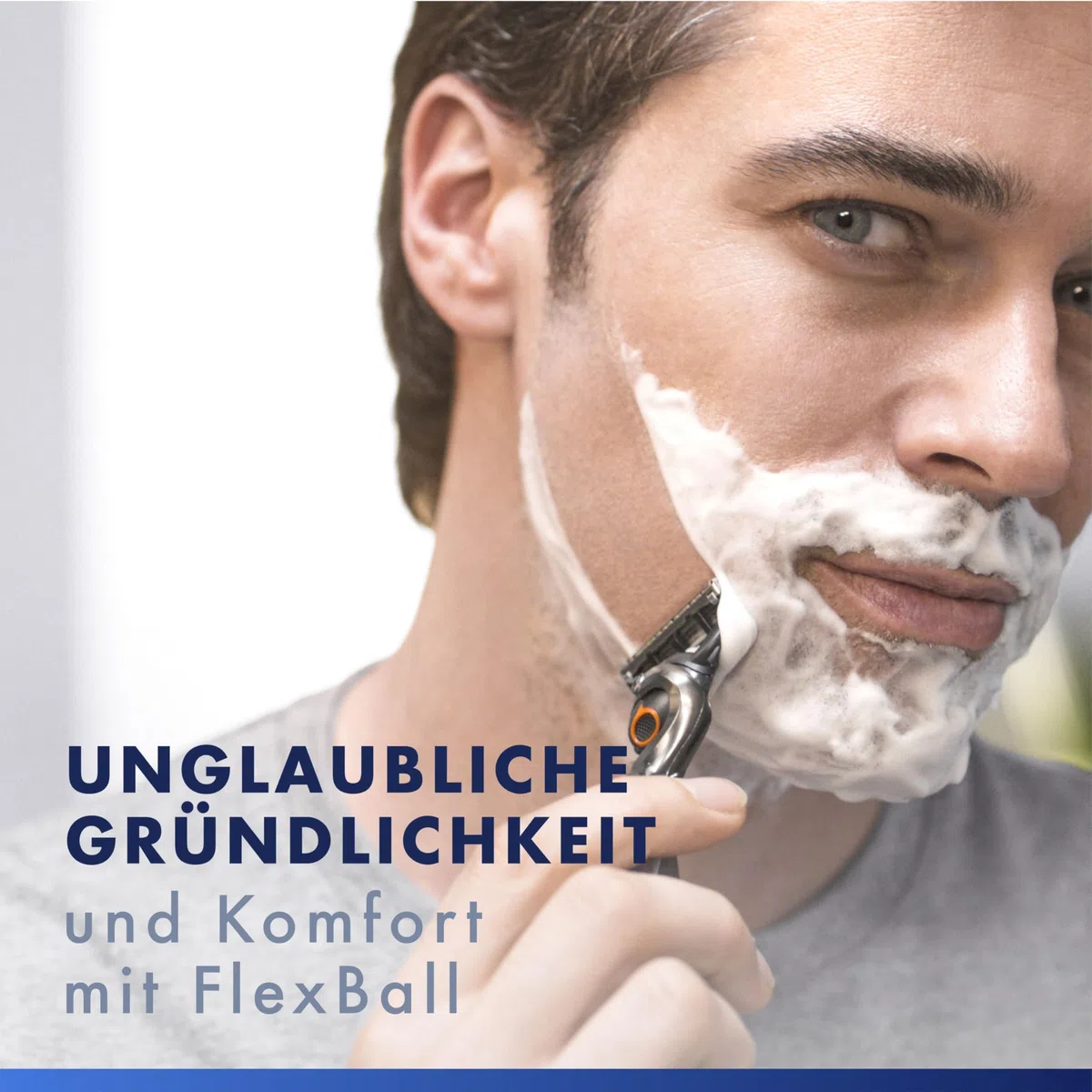 Gillette Proglide Rasierer Herren, Nassrasierer, Metall, Grau/Schwarz - Herrenrasierer, Inkl. 1 Handstück, 12 Rasierklingen mit Gleitstreifen Und 5 Klingen für Eine Gründliche, Langanhaltende Rasur