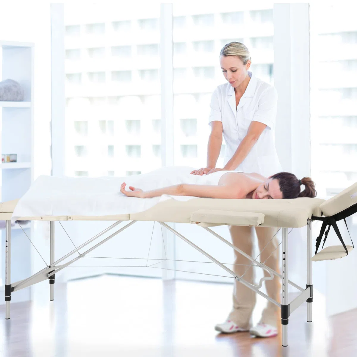 Panana Mobile Massageliege Klappbar 3 Zone, Höhenverstellbare Massagebank Aluminium mit Kopfstütze & Armlehnen und Tragtasche, Massagetisch für Kosmetik, Spa, Salon, Tattoo (Beige)